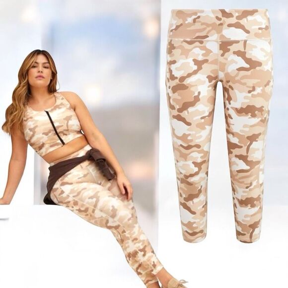 Torrid Camo Brown/Pink Foil Performance Core Crop Active Legging Size 3 3XL - Picture 1 of 13
